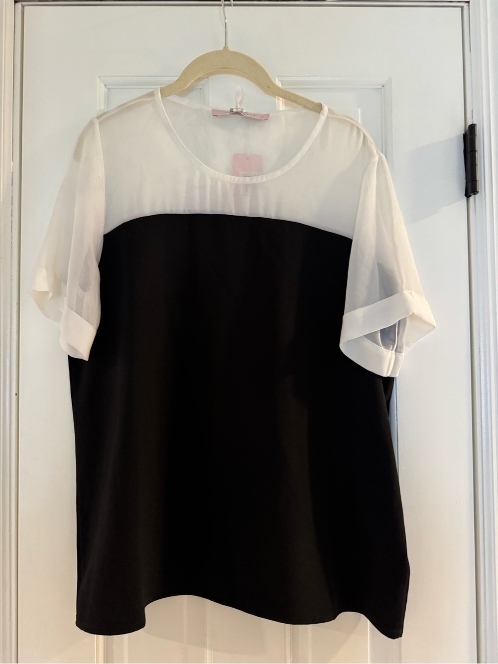 Chiffon Yoke Black & White Short-Sleeve Blouse